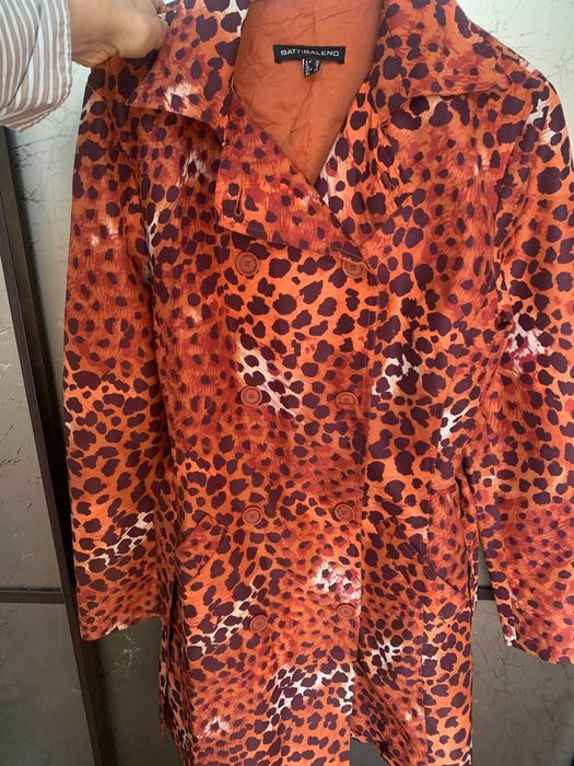 Продавам ново манто шлифер