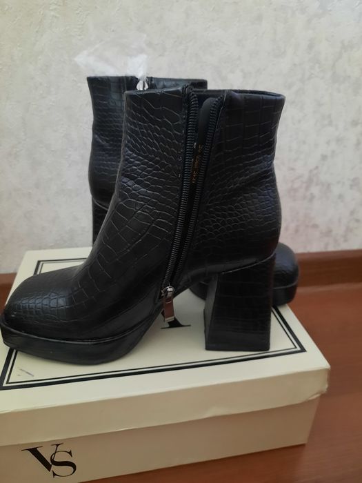 Стильные женские ботильоны 35 размер