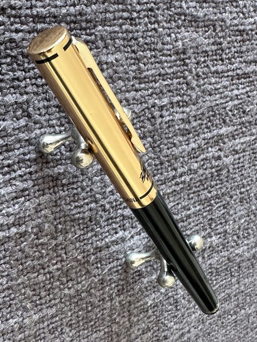 Stilou chinezesc Hero 240 deosebit