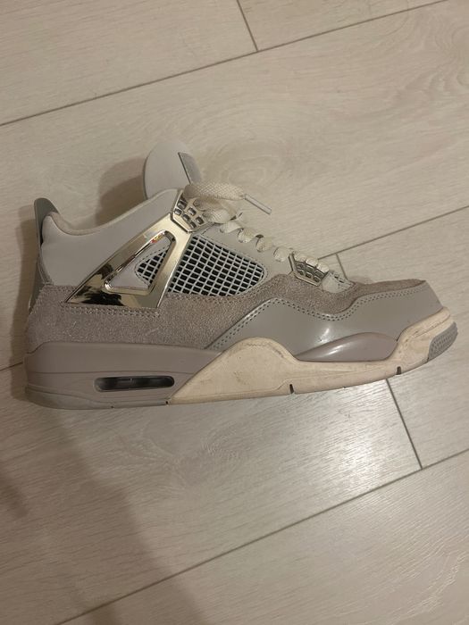 Vând jordan 4 frozen moment