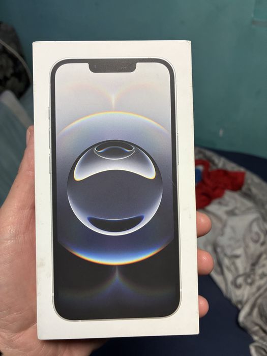 Продавам Iphone 16e