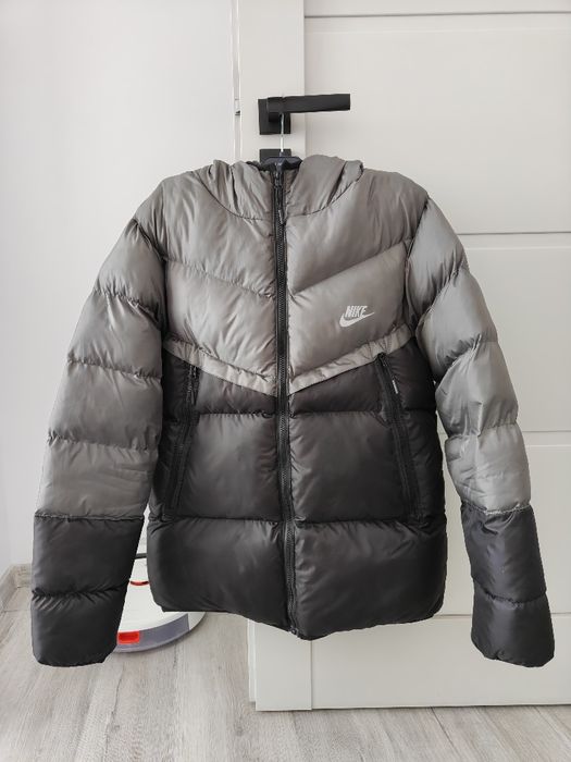 Geaca Nike Windrunner M