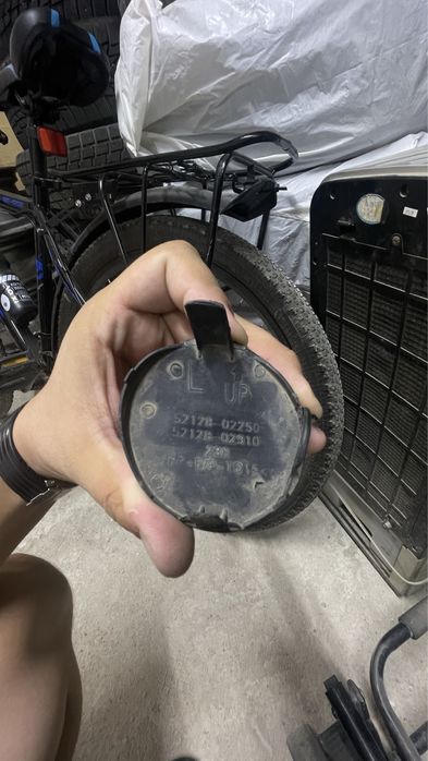 Заглушка переднего бампера Toyota Corolla E150