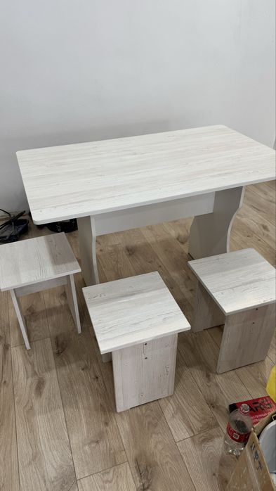 Продам стол со стульями