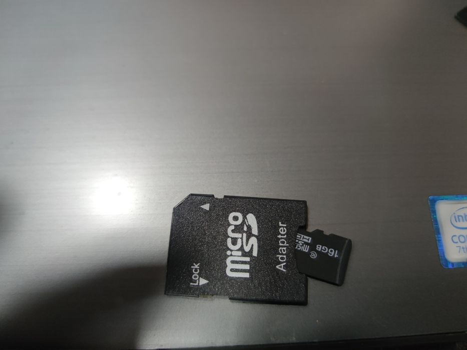 Mikro 16 gb fleshka holati zoʻr