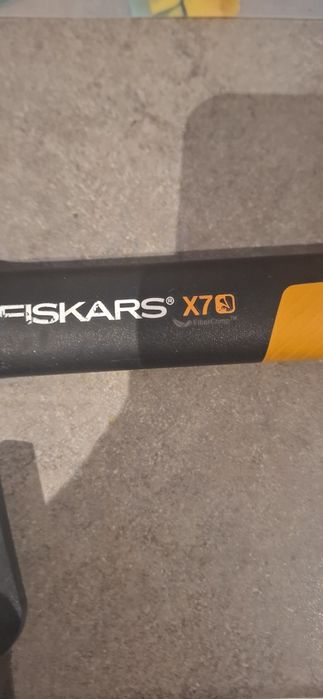 topor fiskars x7- xs