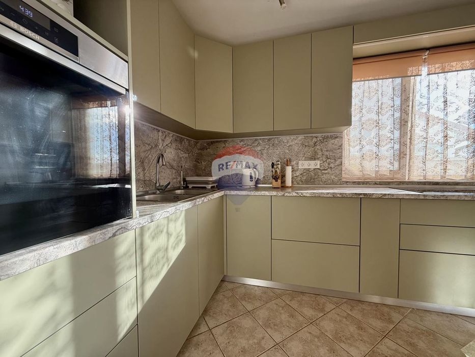 Къща с четири спални и планинска гледка за продажба, Балчик, Я.И.