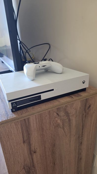 Xbox 1 като нов с 10 игри