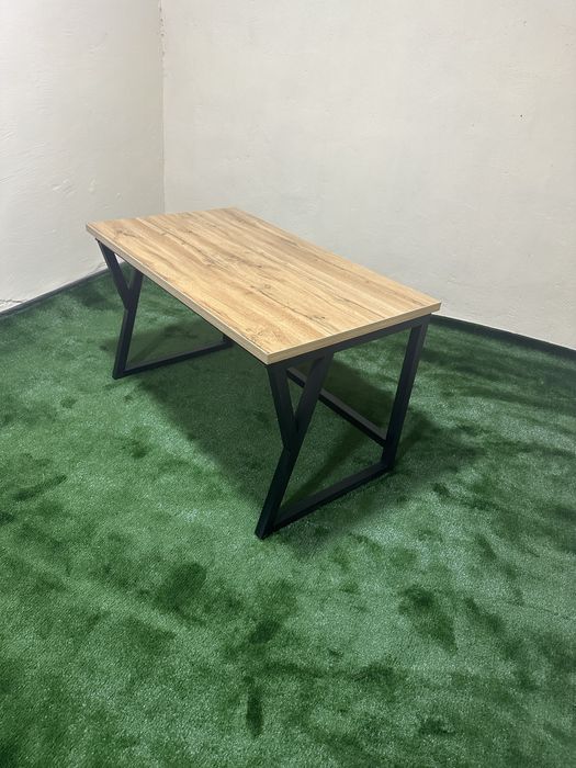 Стол в стиле лофт