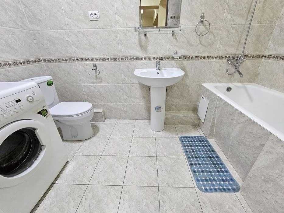 СРОЧНО сдается 2х комнатная ШИКАРНАЯ квартира рядом с метро АЙБЕК