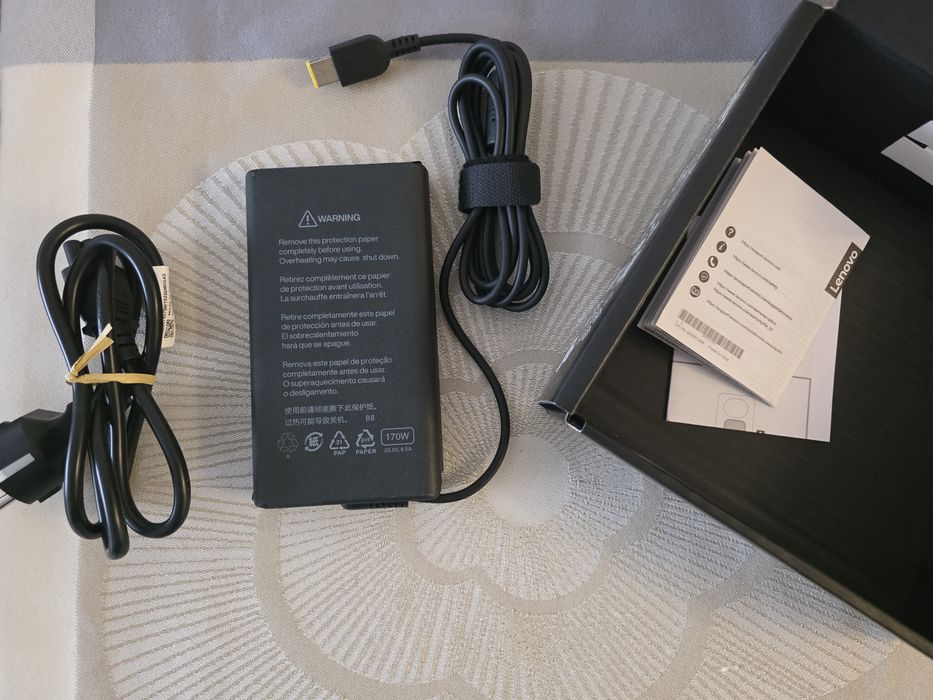 Чисто ново зарядно за Lenovo лаптоп 170W