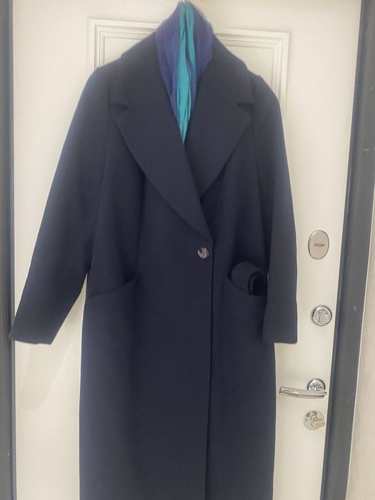 Продам пальто в темно синем цвете   В отличном состоянии