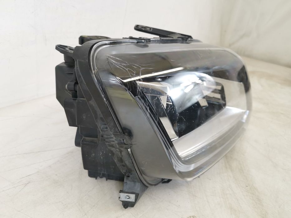 Фар Дясно С Ксенон Пълен Лед Фолксваген VW Амарок 1 [фейслифт] Повреде