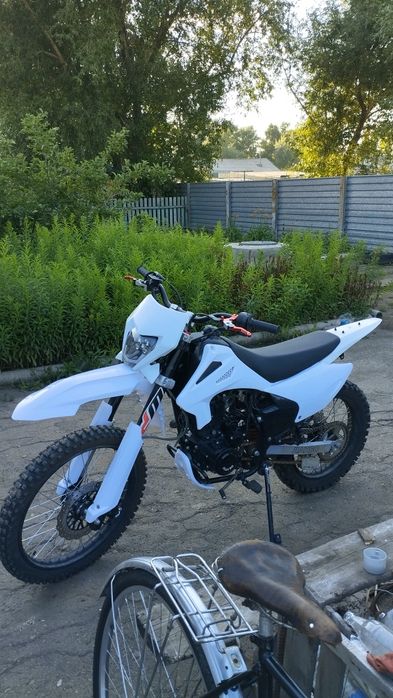 Эндуро мотоцикл 250кубов