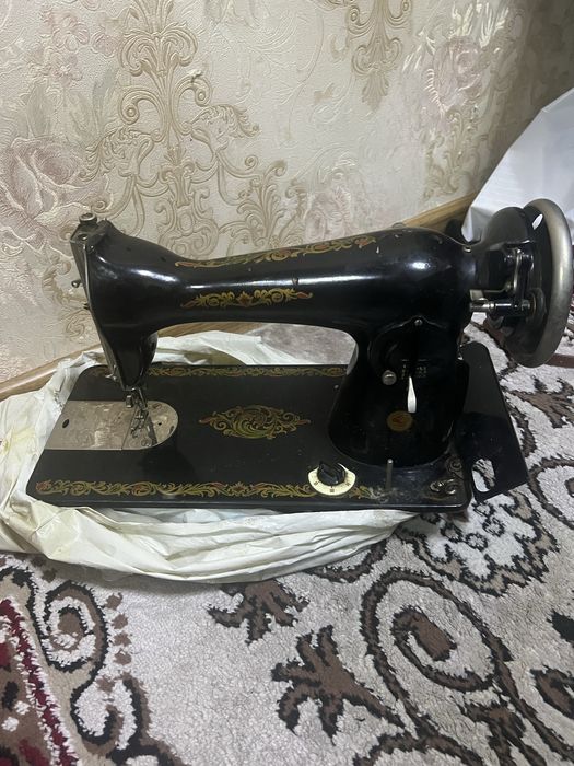 Tikuv mashinasi sotiladi