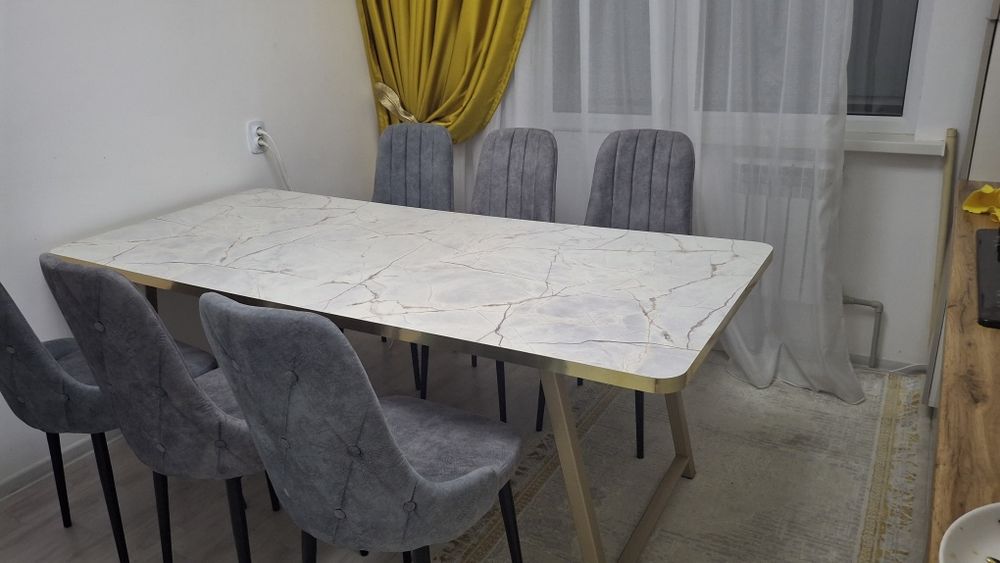 Стол 8 орындығымен
