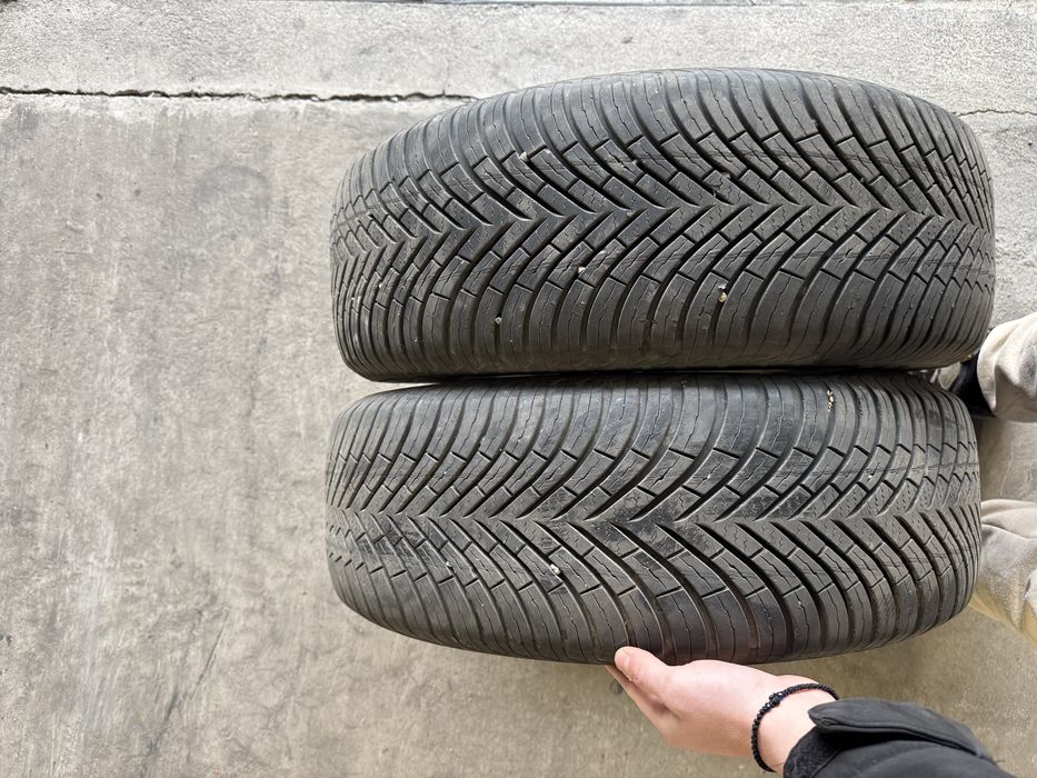 Всесезонни гуми  215/60 /16 ки 2 бр