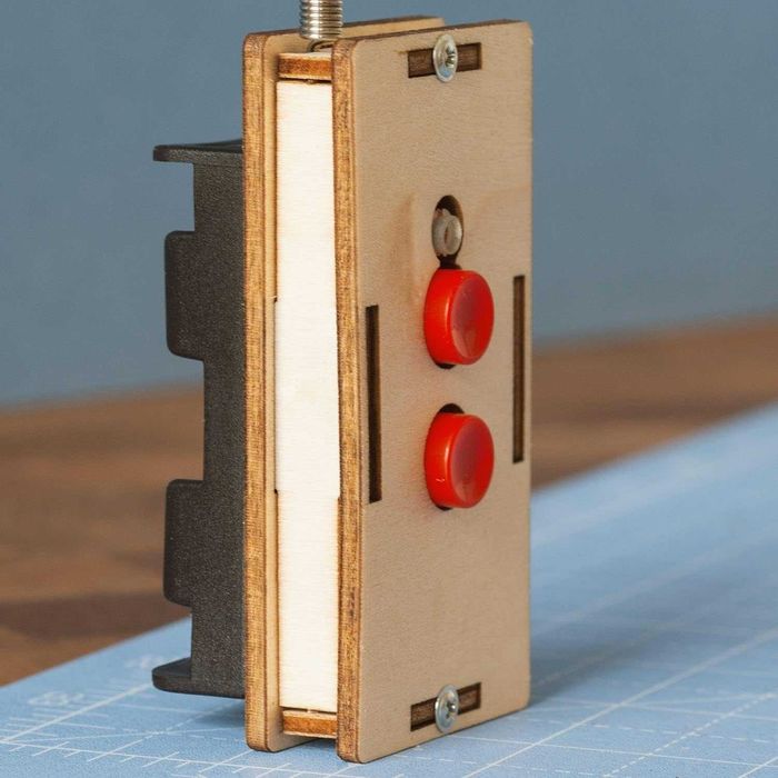 Динозавър с Дистанционно за сглобяване и оцветяване Работилница