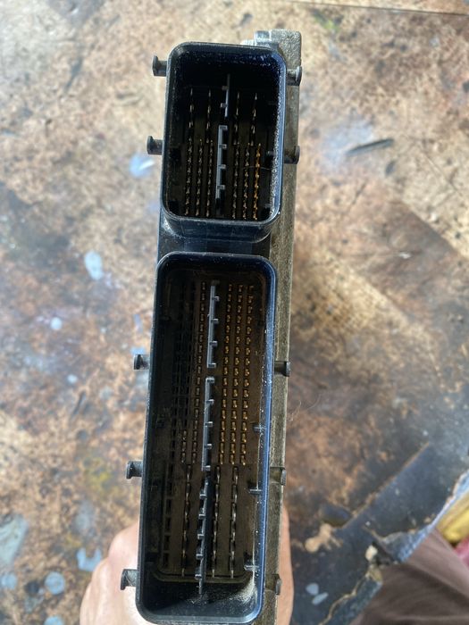 Компютър  за двигател на тойота ярис 1.3 бензин