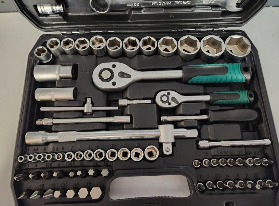 Набор автомобилиста 82 ( предмета)