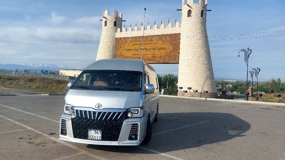 Трансфер на  Toyota HiAce H200