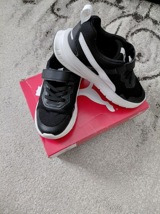 Adidasi copii Puma marimea 32