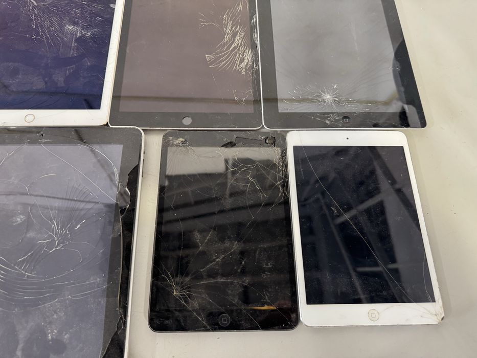 Таблет/ти - лот iPad 10 бр за части