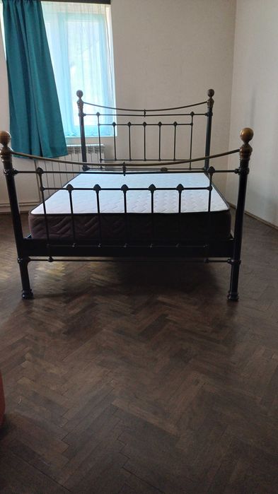 Pat dormitor  ,metalic,  deosebjt