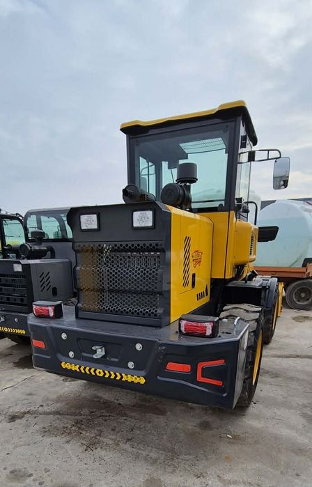 Тежкотоварен челен товарач