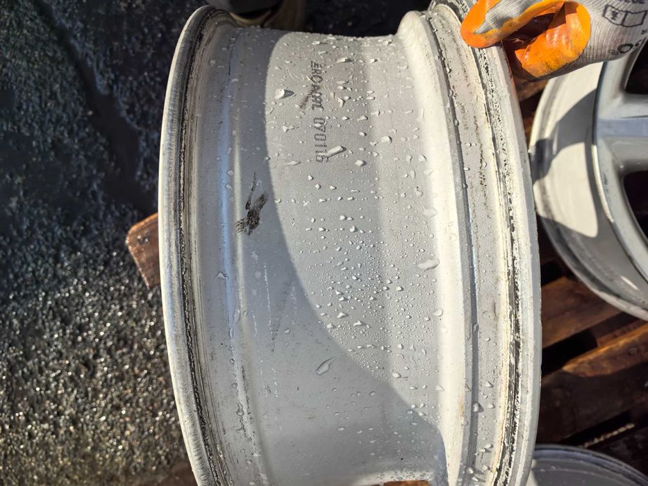 17 цола 5 х 114,3 мм ТОйота - Оригинал - 7 Инча / ЕТ 45