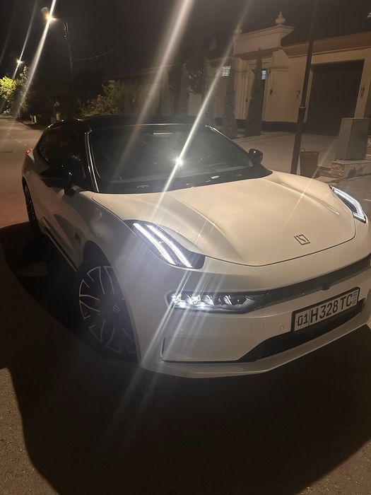 Zeekr 001 U Ze Sport 2023 du rest