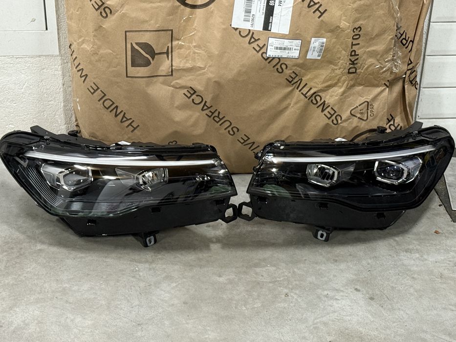 Faruri Vw Tiguan far stanga Tiguan far dreapta Tiguan