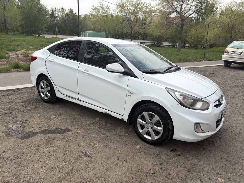Продаю Accent 2013г. 1.6