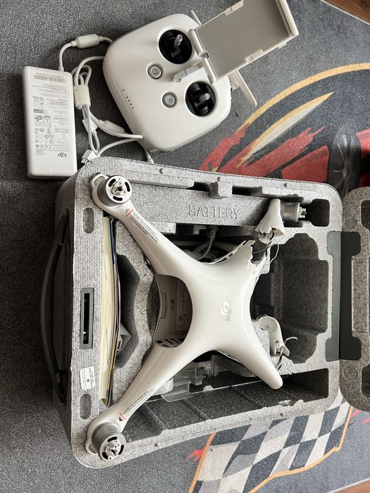 Продам Дрон PHANTOM 4 PRO срочно!