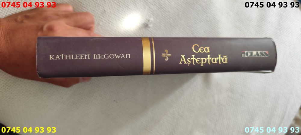 carte carti cea asteptata Kathleen McGowan