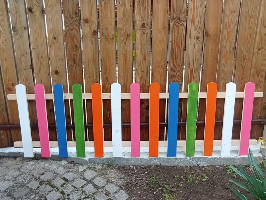 Декоративна дървена ограда за двор градина заведение детска площадка
