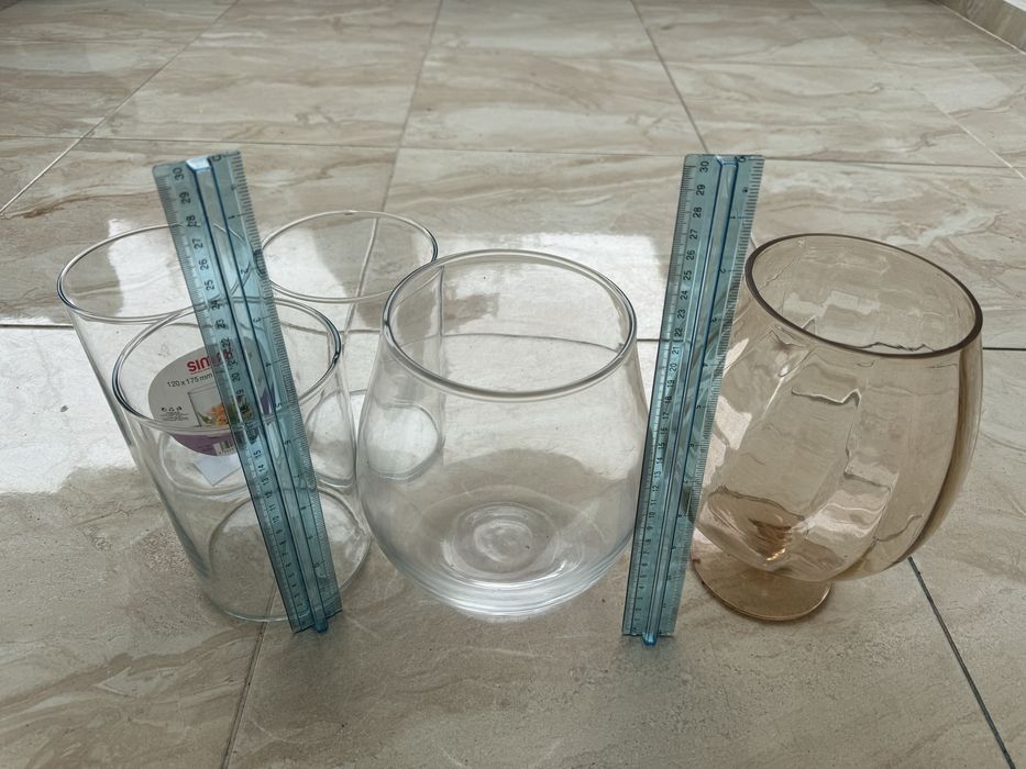 стъклени вази и чаши