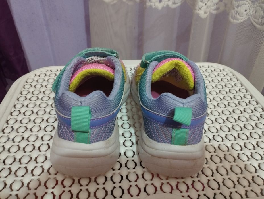 Лот балеринки, маратонки и сандали номер 30