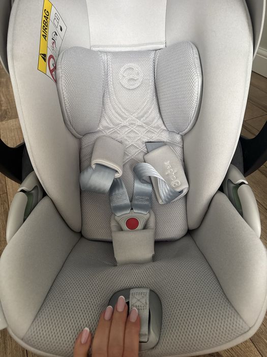 Продам автокресло cybex