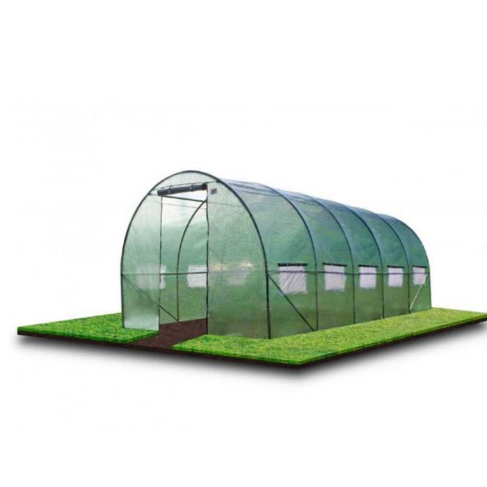 Голяма оранжерия с отлична вентилация и здрава конструкция