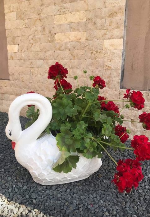 La  comandă leagane (balansoar) mese,bănci,foișoare din lemn