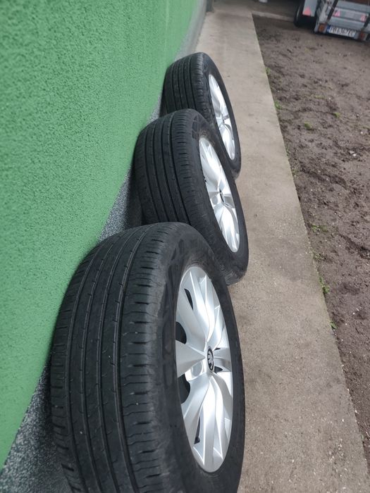 Продават се гумите