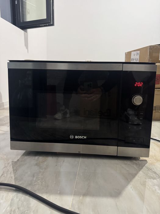 Cuptor cu microunde incorporabil Bosch seria 6