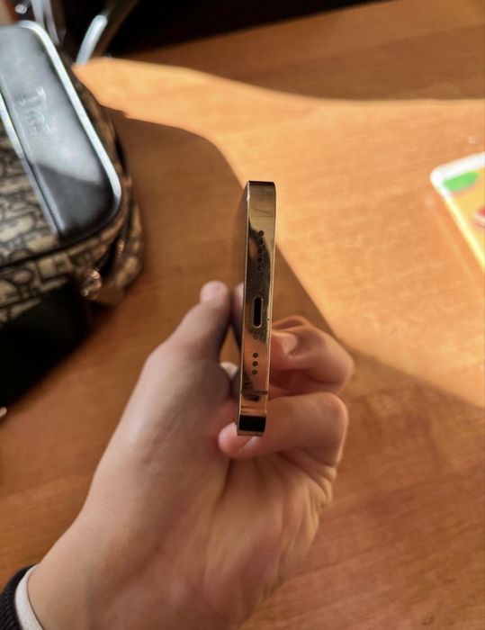 Продам Iphone 13 pro