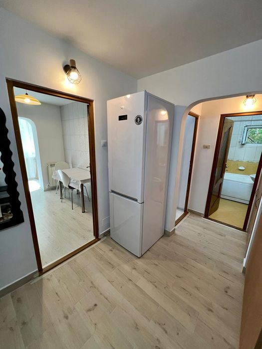 Inchiriez apartament 2 camere
