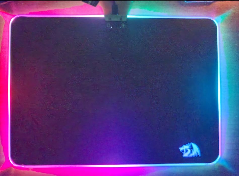 Vând Mousepad RGB Redragon Aurora