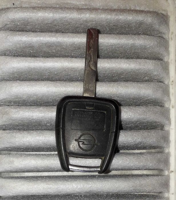 Ключ пульт с чипом Опель