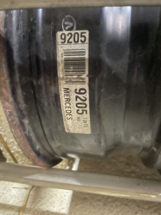 Продам диски 2шт на мерседес р15