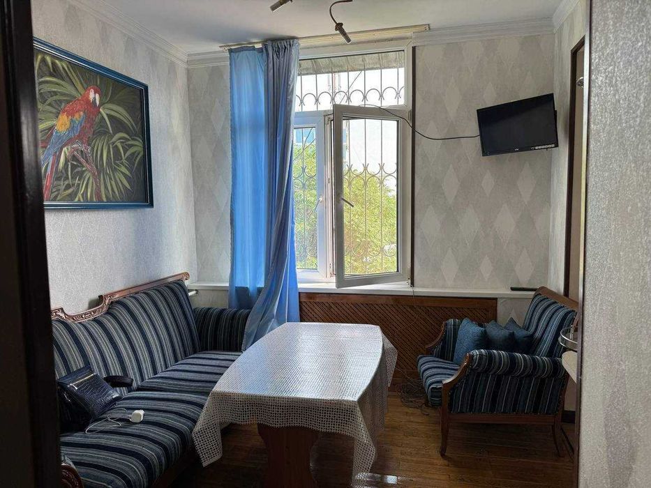 Сдается в аренду 3 ком квартира Ц-1  115 м.кв Лифт есть. Эко парк