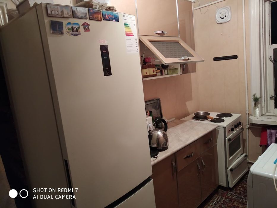 Продам спутник2 3ком 2этаж 2этажки дерево по линии метро не дорого